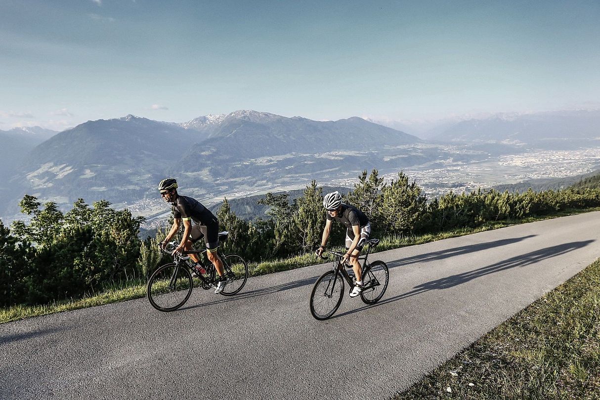 Mountainbiken-Tirol-Rennrad-fahren©tourismusverbandhallwattens