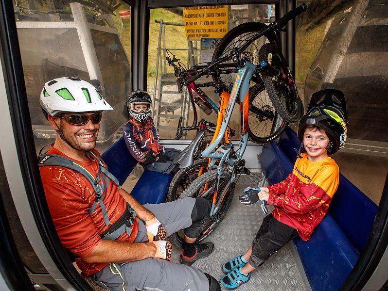 HWEST_Hotel_Schloegelstrasse_57_Hall_aussen_Drohne_Panorama