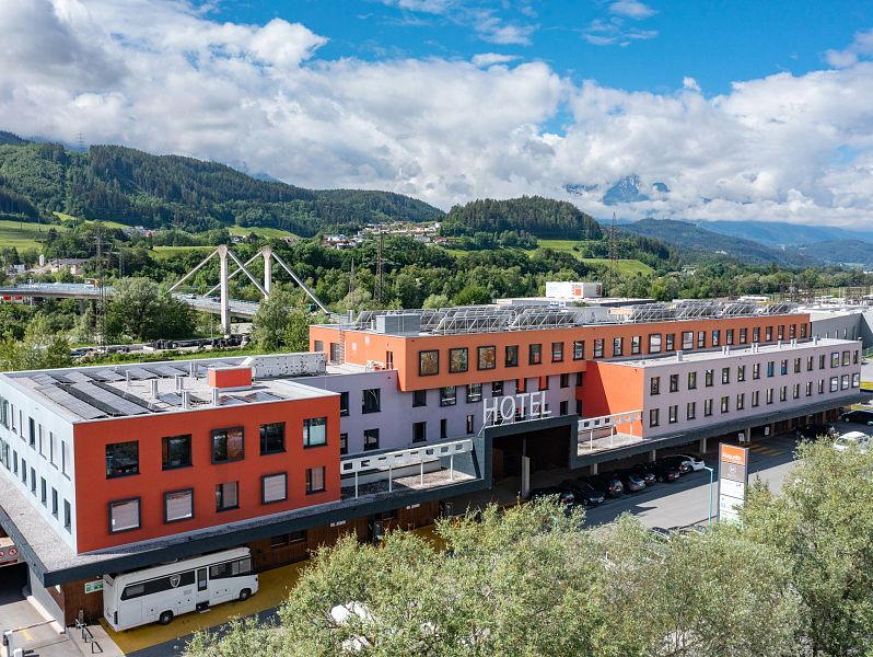 HWEST_Hotel_Schloegelstrasse_57_Hall_Innenbereich_Fruehstuecksbuffet_Kaffee_1