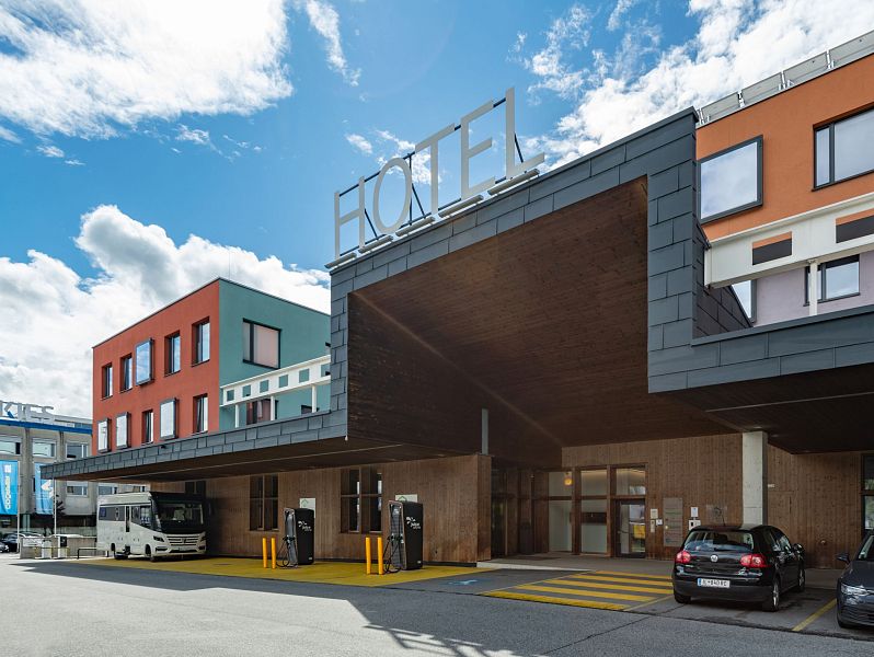 HWEST_Hotel_Schloegelstrasse_57_Hall_Innenbereich_Fruehstuecksbuffet_Kaffee_1