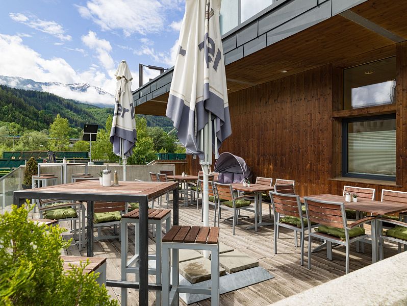 HWEST_Hotel_Schloegelstrasse_57_Hall_Innenbereich_Fruehstuecksbuffet_Kaffee_1