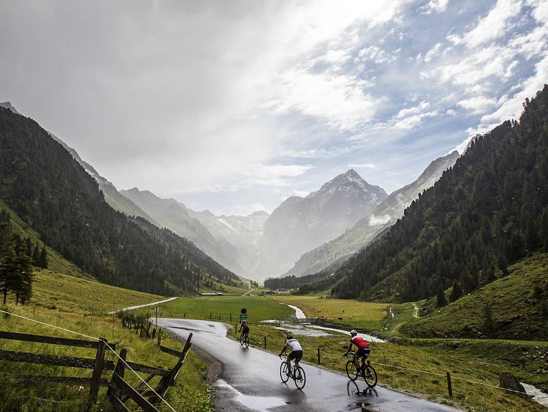 HWEST_Hotel_Schloegelstrasse_57_Hall_aussen_Drohne_Panorama