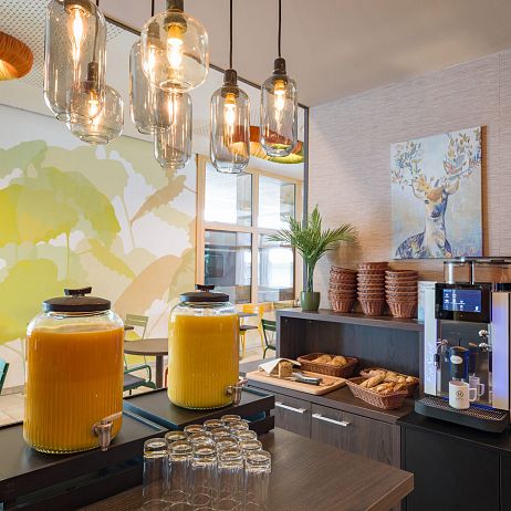 HWEST_Hotel_Schloegelstrasse_57_Hall_Innenbereich_Fruehstuecksbuffet_6